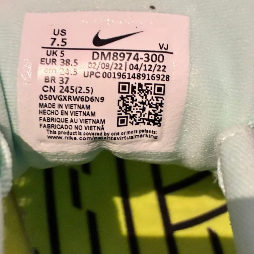Nike Zoom Fly 5 Ghost Green Yellow Running Sneakers Women's Size 7.5